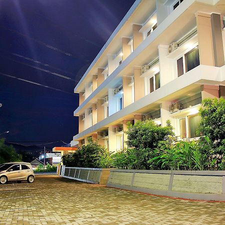 Zen Rooms Dumeling Bogor Exteriör bild